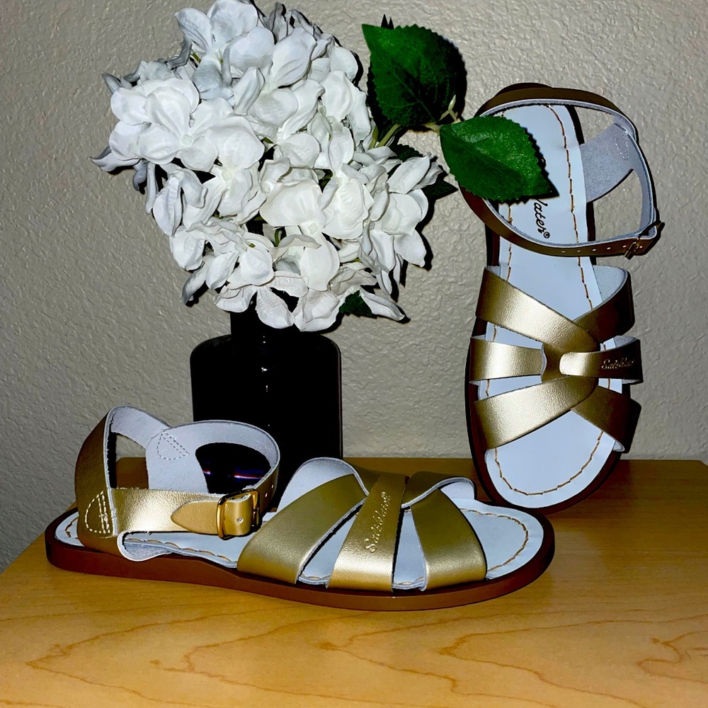 Saltwater Sandals GOLD NEW!! Women’s size 6